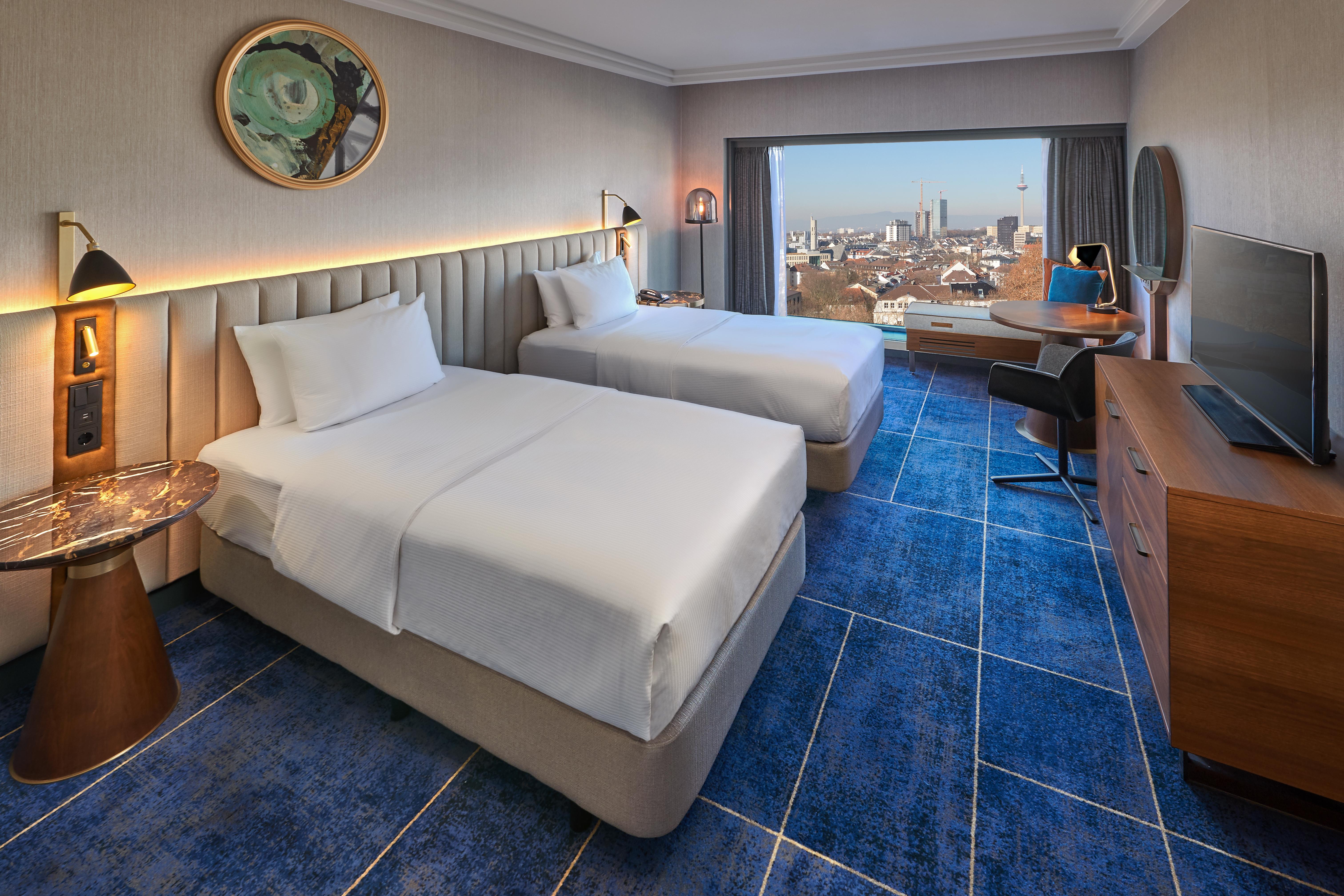 Hilton Frankfurt City Centre Frankfurt am Main Bagian luar foto Deluxe Room