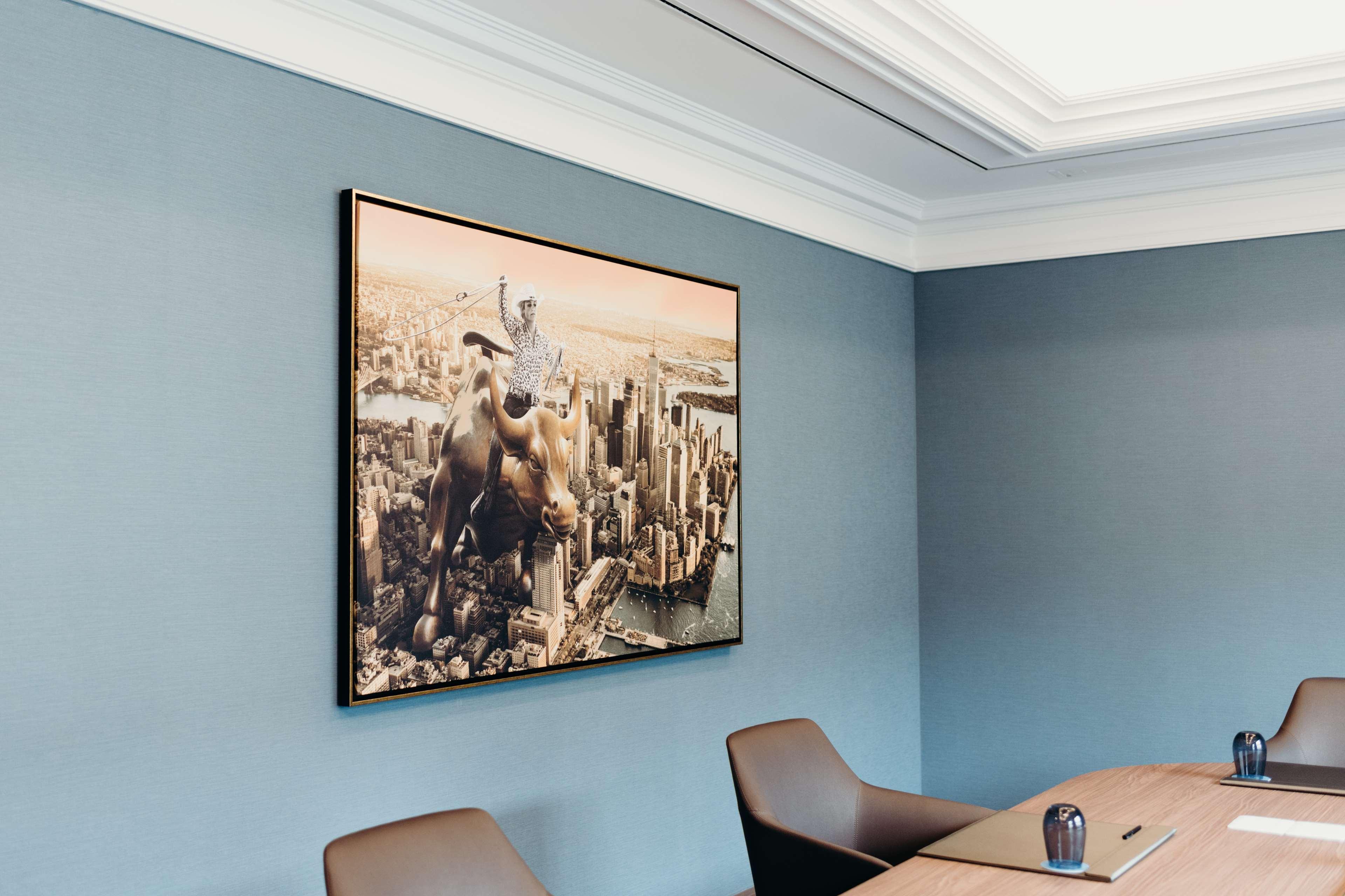 Hilton Frankfurt City Centre Frankfurt am Main Bagian luar foto A wall mounted television