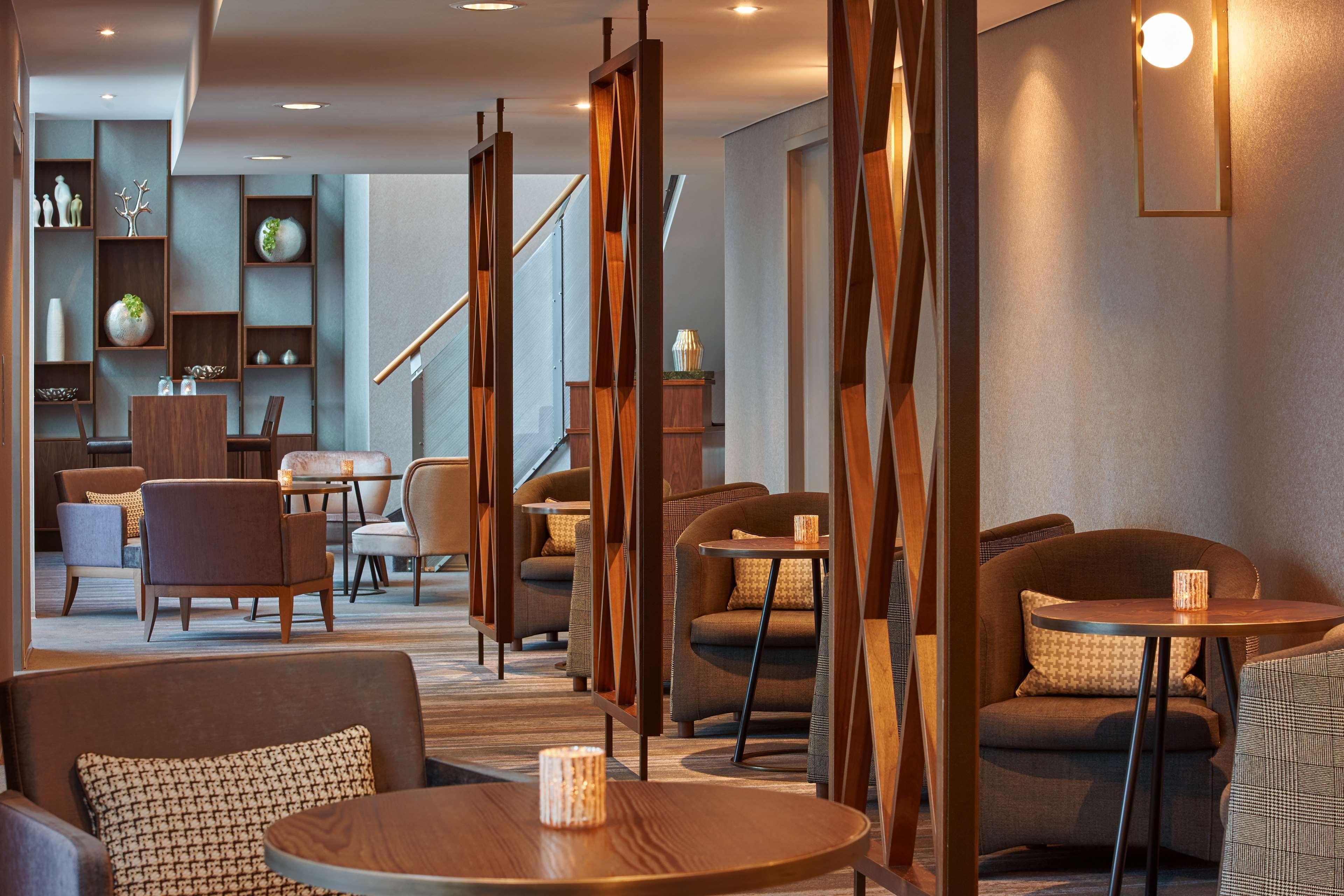 Hilton Frankfurt City Centre Frankfurt am Main Bagian luar foto The lounge at the hotel