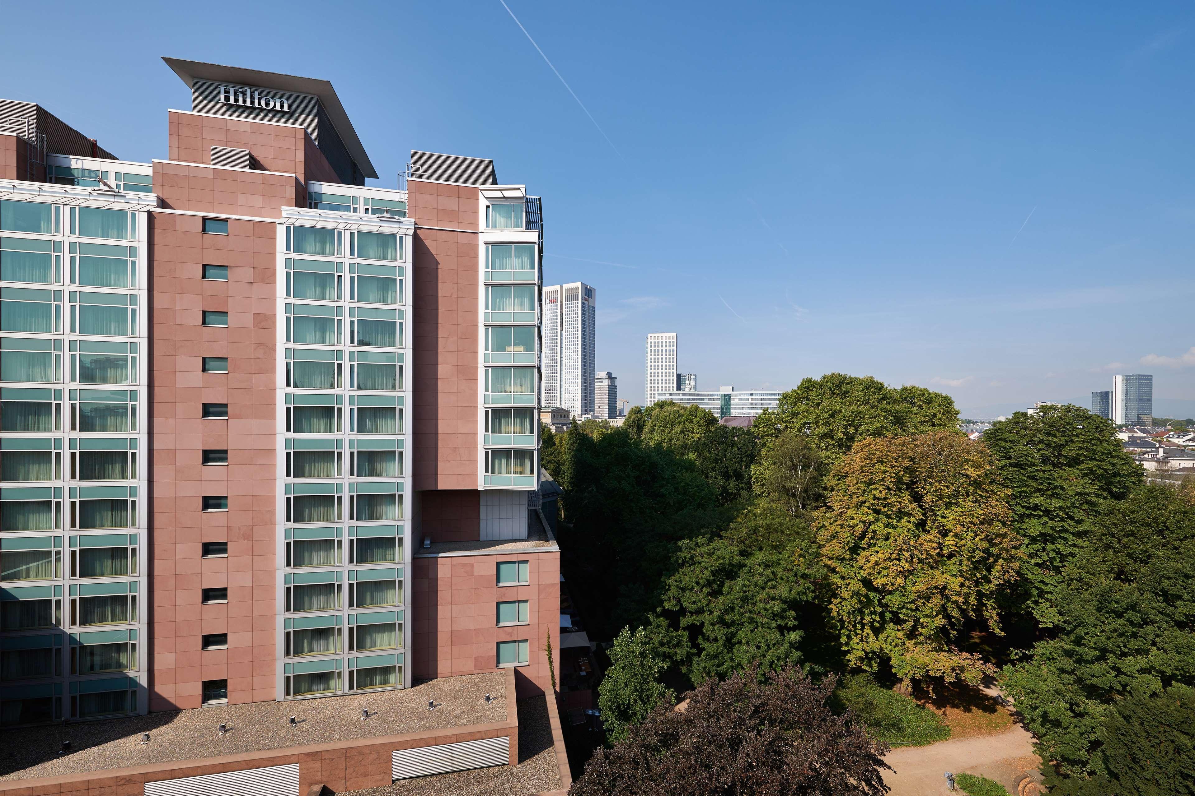 Hilton Frankfurt City Centre Frankfurt am Main Bagian luar foto The modern residential development of the former St Pancras Hospital