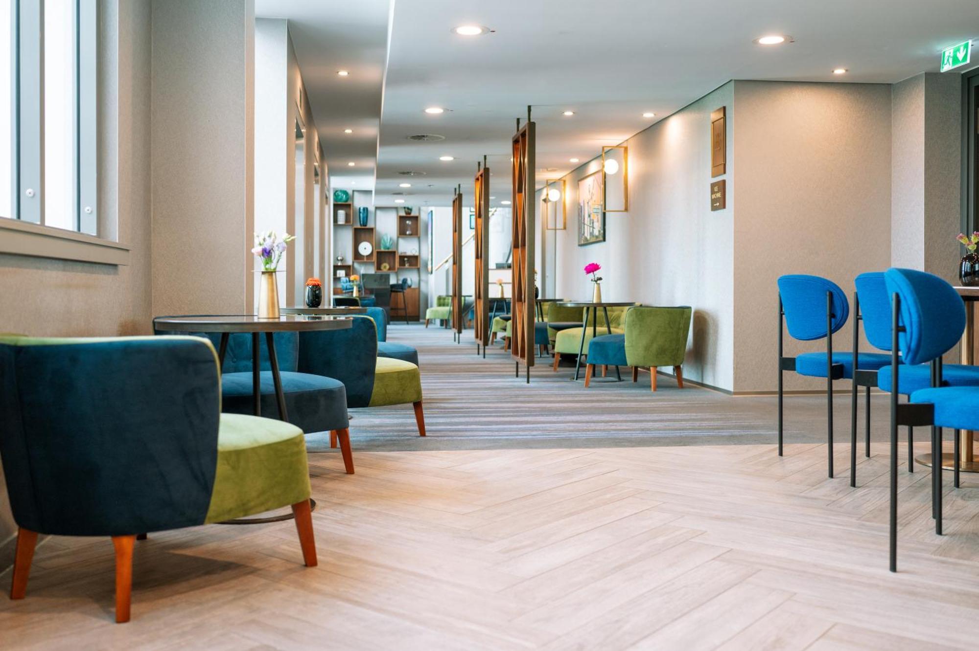 Hilton Frankfurt City Centre Frankfurt am Main Bagian luar foto The interior of the hotel