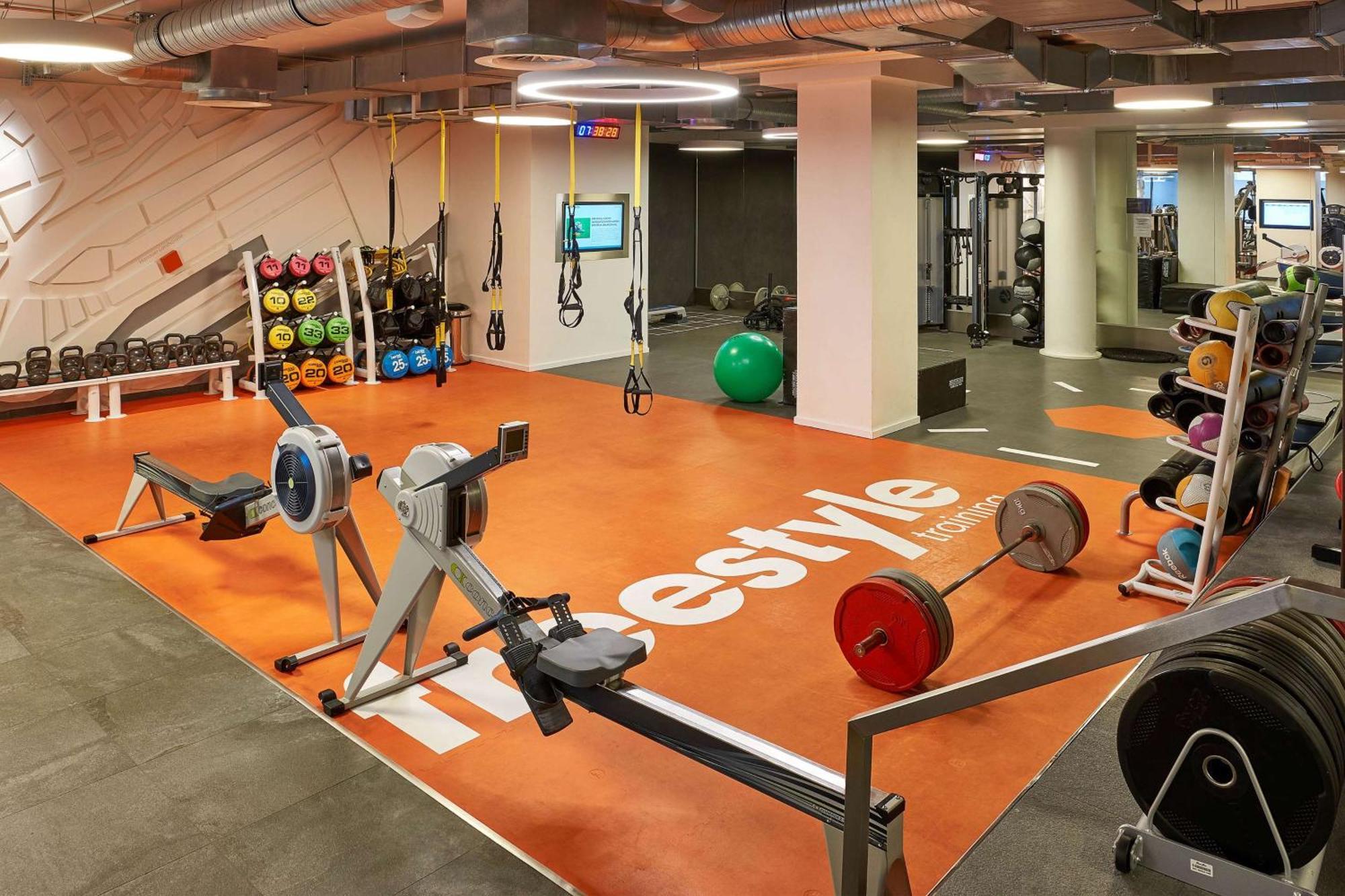 Hilton Frankfurt City Centre Frankfurt am Main Bagian luar foto AnyGym in Berlin